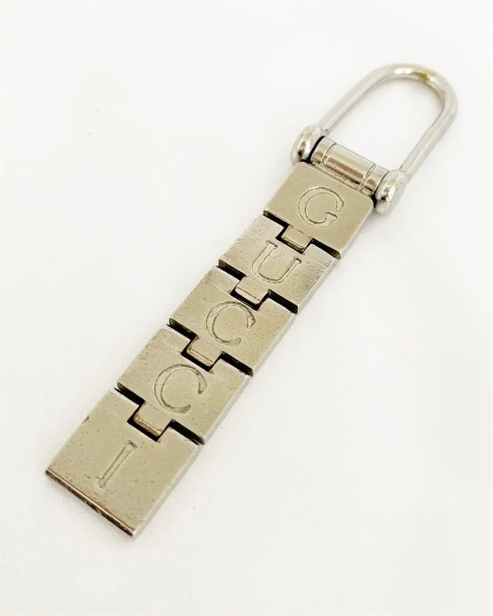 GUCCI Logo Keychain Charm In Silver Metal Rectangular Key Ring Vintage Unisex